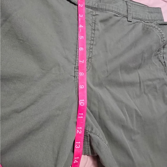 Bandolino Men's Olive Shorts - Picture 9 of 13